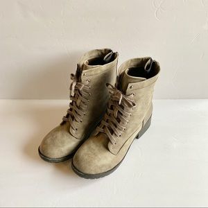 [VGUC] Madden Girl Mistley Combat Lace-up Boots